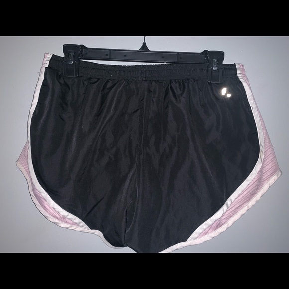 Soffe, Low rise shorts, junior size medium - Picture 2 of 4